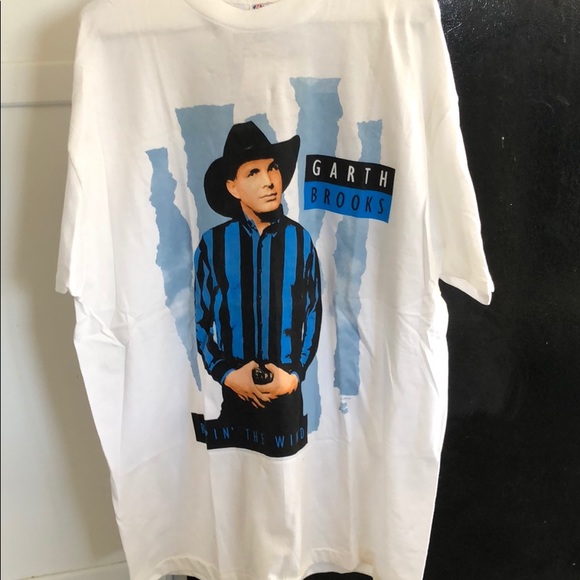 Hanes Other - 1991 Garth Brooks “Ropin the wind”  Hanes tee
